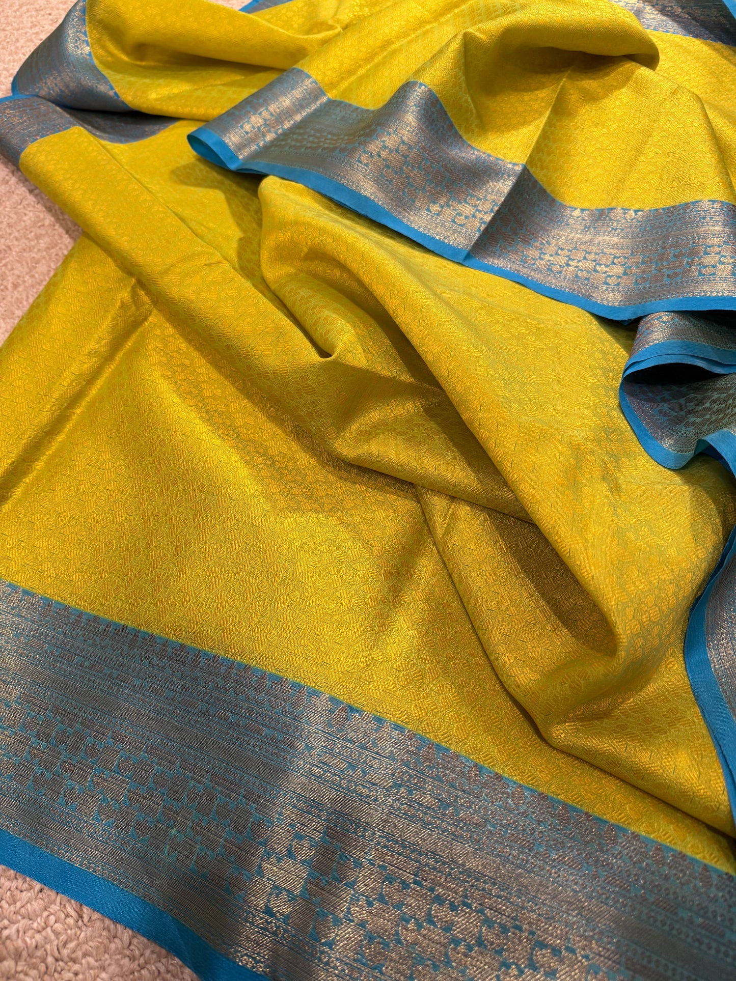 Hello Yellow - Saree